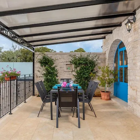 Willa Stylish With Swimming Pool And Garden *
